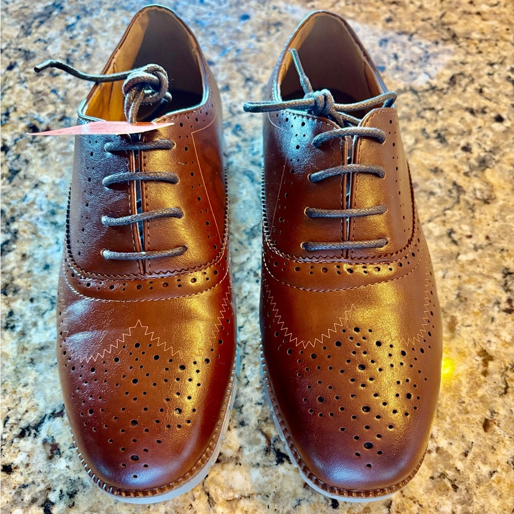 NWT Boy’s Big Kid Benton Jr Dress Shoes